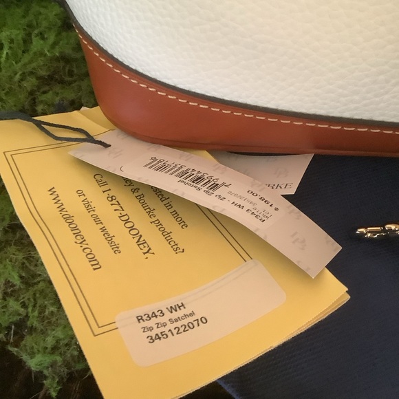 NWT Dooney & Bourke bone pebbled leather gold hardware Zip Zip satchel purse - Picture 4 of 13